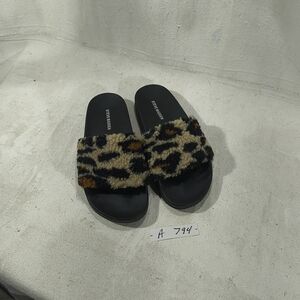 Steve Madden Women's Size 7 Faux Leopard Slide Sandals